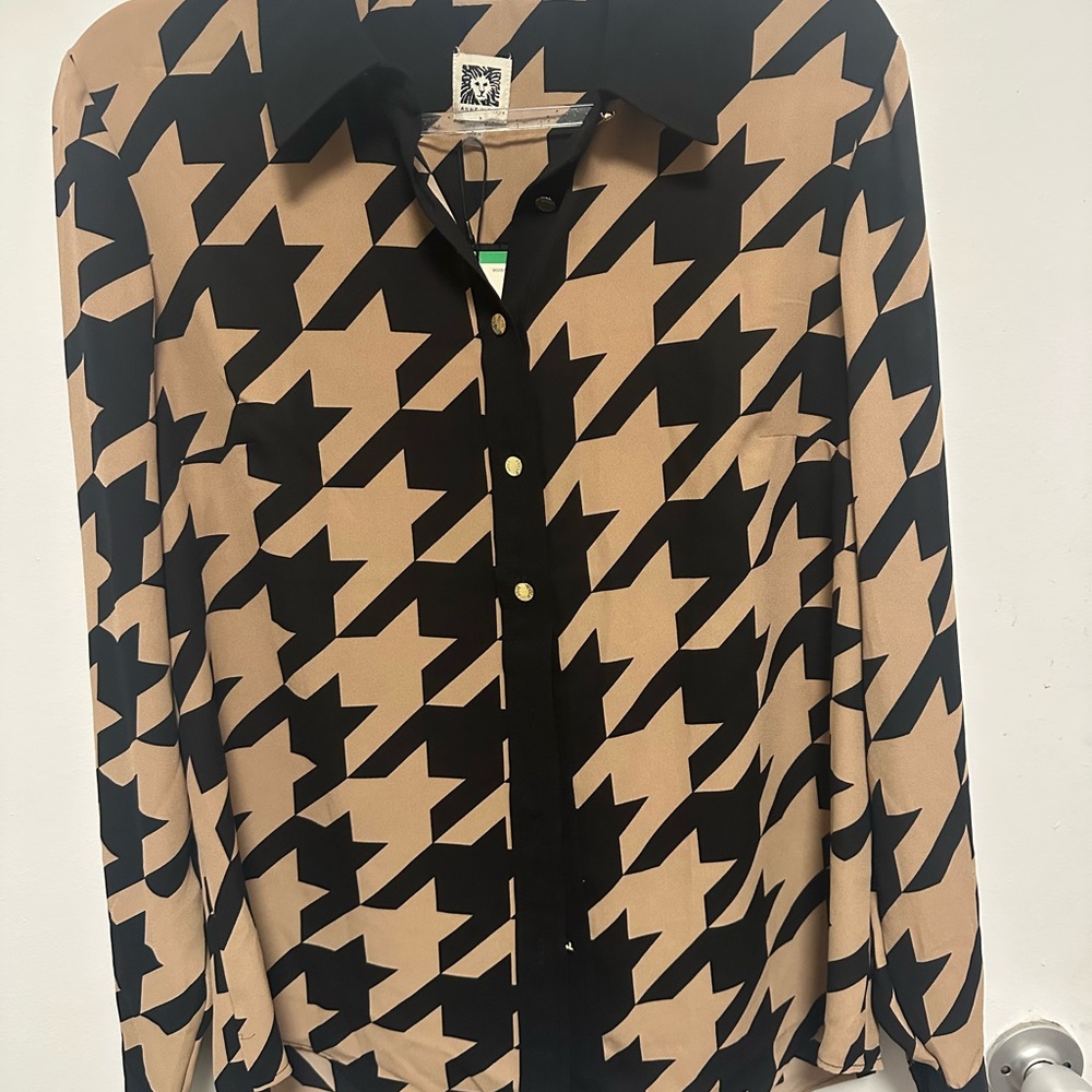 Anne Klein Black and Tan Houndstooth Button-Up Shirt